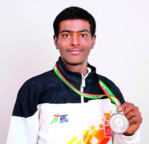 Sarwade's courage is 'highway' | सरवडेच्या धैर्यशीलची ‘उंचउडी’ Sarwade's courage is 'highway' | सरवडेच्या धैर्यशीलची ‘उंचउडी’