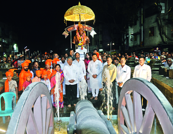 Guardian Minister to campaign today from the ground | पालकमंत्री प्रचारासाठी आजपासून मैदानात Guardian Minister to campaign today from the ground | पालकमंत्री प्रचारासाठी आजपासून मैदानात