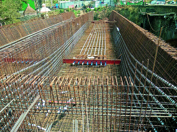 The work of Shivaji bridge is closed again | शिवाजी पुलाचे काम पुन्हा बंद The work of Shivaji bridge is closed again | शिवाजी पुलाचे काम पुन्हा बंद