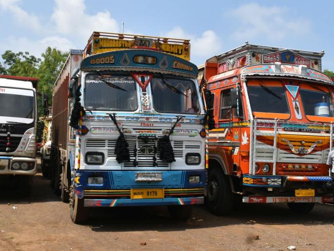 Illegal sand transport: The seizure of these vehicles | अवैधरित्या वाळू वाहतूक करणा:या वाहनांची धरपकड