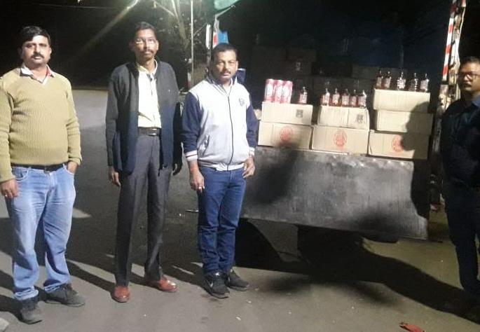 Khaparanjak 2 .. Millions of liquor seized | खापरनजीक 2।। लाखाची दारू जप्त Khaparanjak 2 .. Millions of liquor seized | खापरनजीक 2।। लाखाची दारू जप्त