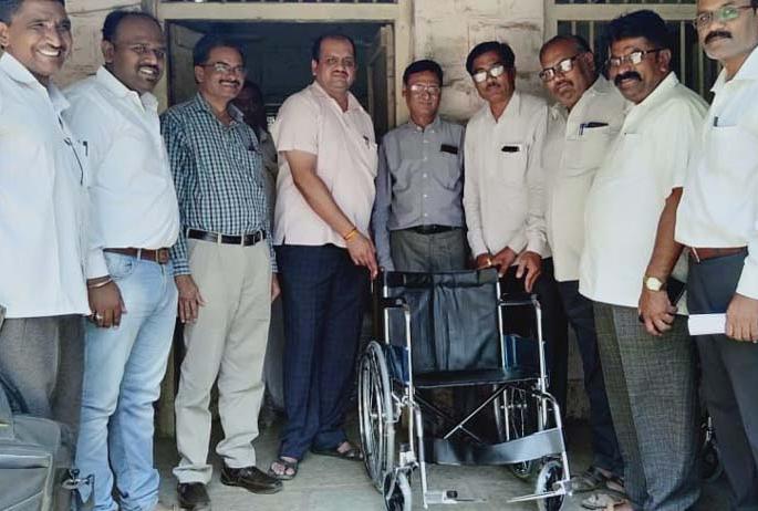 150 Wheelchair purchase by Shahada Panchayat Samiti | शहादा पंचायत समितीतर्फे 150 व्हिलचेअरची खरेदी 150 Wheelchair purchase by Shahada Panchayat Samiti | शहादा पंचायत समितीतर्फे 150 व्हिलचेअरची खरेदी