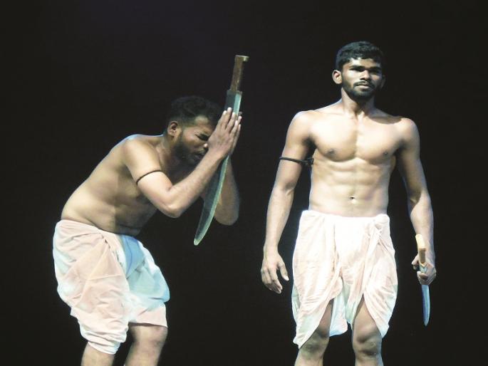 First prize for 'blue hat' play from Nanded center | नांदेड केंद्रातून ‘निळी टोपी’ नाटकास प्रथम पारितोषिक  First prize for 'blue hat' play from Nanded center | नांदेड केंद्रातून ‘निळी टोपी’ नाटकास प्रथम पारितोषिक