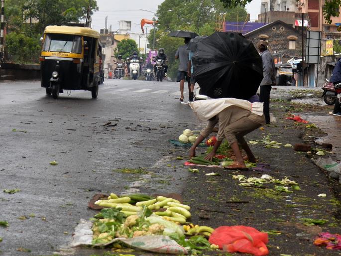 Disruption of public life in the suburbs | उपनगरांमध्ये जनजीवन विस्कळीत Disruption of public life in the suburbs | उपनगरांमध्ये जनजीवन विस्कळीत
