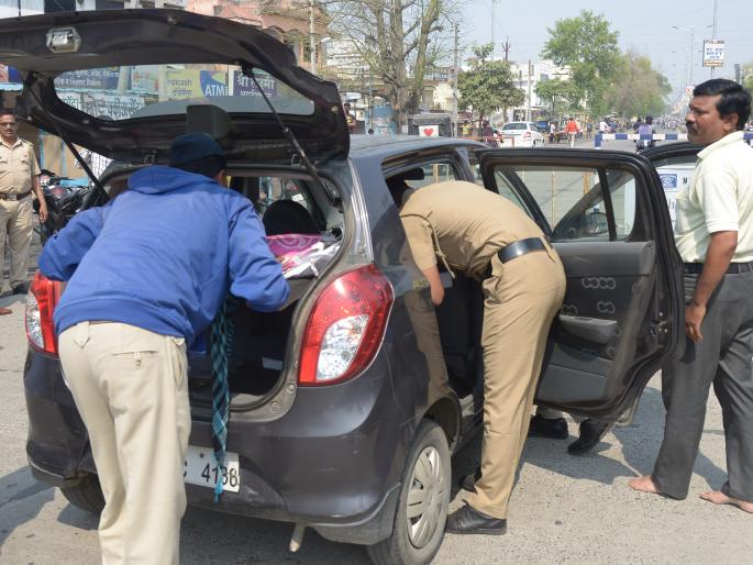 In Holi, Dhulwad calmly prevailed in Nagpur by tight police bandobast | नागपुरात पोलिसांच्या उत्कृष्ट बंदोबस्तामुळे होळी धुळवड शांततेत In Holi, Dhulwad calmly prevailed in Nagpur by tight police bandobast | नागपुरात पोलिसांच्या उत्कृष्ट बंदोबस्तामुळे होळी धुळवड शांततेत