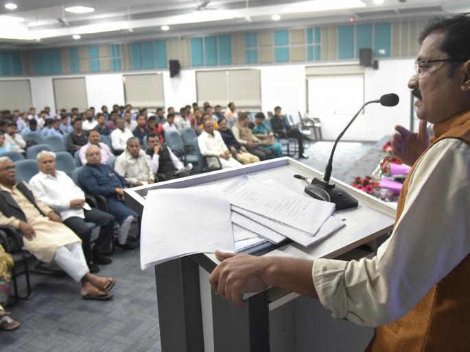 The announcement good but lacks of solid provisions | घोषणा चांगल्या पण ठोस तरतुदींचा अभाव The announcement good but lacks of solid provisions | घोषणा चांगल्या पण ठोस तरतुदींचा अभाव