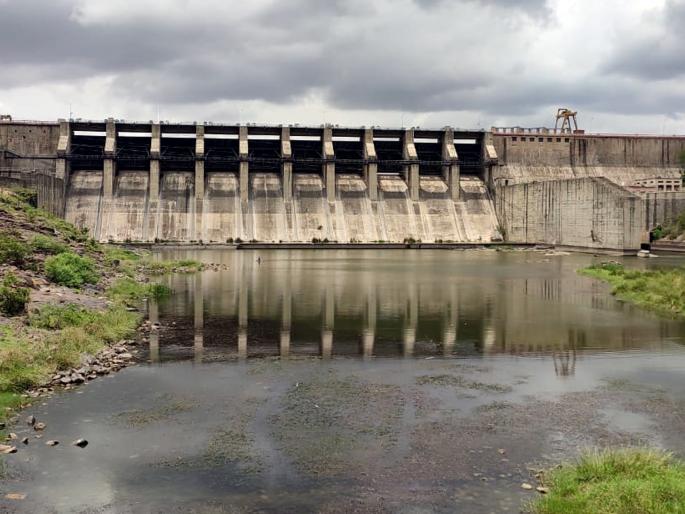 In Parbhani district, only 8.5% water reservoirs are available | परभरणीजिल्ह्यात उरला केवळ ०.७२ टक्के जलसाठा In Parbhani district, only 8.5% water reservoirs are available | परभरणीजिल्ह्यात उरला केवळ ०.७२ टक्के जलसाठा