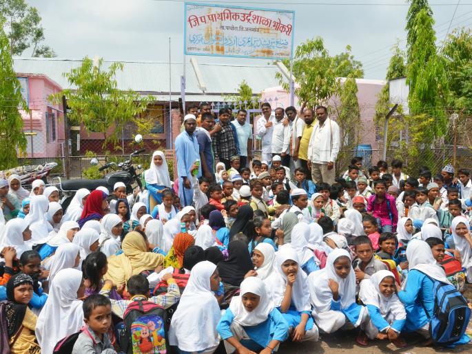 Locker locked by villagers in Bhokri district | भोकरी जि.प.शाळेला ग्रामस्थांनी ठोकले कुलूप