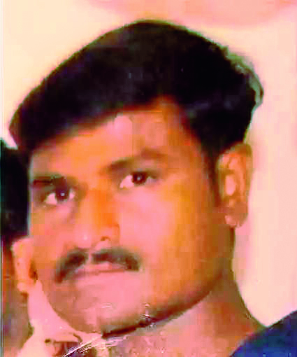 The blood chased by the gang | गुंडाचा पाठलाग करून खून The blood chased by the gang | गुंडाचा पाठलाग करून खून