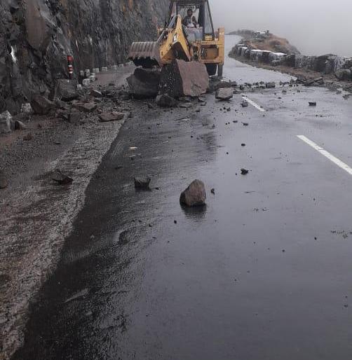 ‘Nature’ collapses due to cyclone | ‘निसर्ग’ चक्रीवादळामुळे कोसळधार ‘Nature’ collapses due to cyclone | ‘निसर्ग’ चक्रीवादळामुळे कोसळधार
