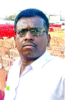 Pankaj's palanquin | पंकजच्या सणसणाटीने पळापळ Pankaj's palanquin | पंकजच्या सणसणाटीने पळापळ