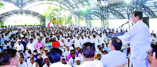 MPs should not speak DNA: Ramraje Naik-Nimbalkar | खासदारांनी डीएनएची भाषा करू नये : रामराजे नाईक-निंबाळकर MPs should not speak DNA: Ramraje Naik-Nimbalkar | खासदारांनी डीएनएची भाषा करू नये : रामराजे नाईक-निंबाळकर