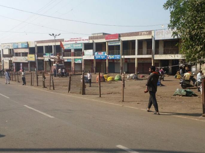  Large police settlement deployed in front of the bandh | बंदच्या पार्श्वभूमीवर नाशकात मोठा पोलीस बंदोबस्त तैनात