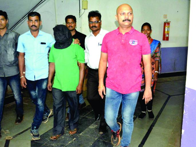 Sindhudurg: Finally, the chorus is filled, Devagad incident, gold mangalasutra, cash, mobile theft | सिंधुदुर्ग : अखेर चोराच्या मुसक्या आवळल्या, देवगडातील घटना, सोन्याचे मंगळसूत्र, रोख रक्कम, मोबाईल चोरी Sindhudurg: Finally, the chorus is filled, Devagad incident, gold mangalasutra, cash, mobile theft | सिंधुदुर्ग : अखेर चोराच्या मुसक्या आवळल्या, देवगडातील घटना, सोन्याचे मंगळसूत्र, रोख रक्कम, मोबाईल चोरी