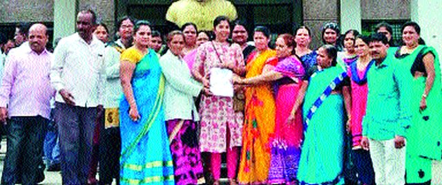 Government employees' demonstrations in the district | जिल्ह्यात सरकारी कर्मचाऱ्यांची निदर्शने Government employees' demonstrations in the district | जिल्ह्यात सरकारी कर्मचाऱ्यांची निदर्शने