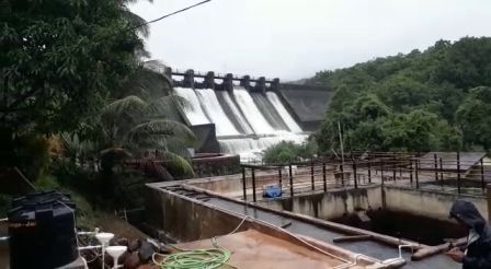 Kudal taluka has the highest rainfall of 42 mm. The rain | कुडाळ तालुक्यात सर्वाधिक 42 मि.मी. पाऊस Kudal taluka has the highest rainfall of 42 mm. The rain | कुडाळ तालुक्यात सर्वाधिक 42 मि.मी. पाऊस