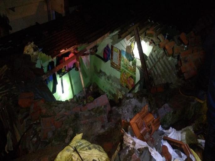 Two people were killed and two others injured when a patrol wall collapsed on the houses of Ghatkumar in Ghodbunder area | घोडबंदर भागात पातलीपाडा येथे संरक्षक भिंत घरांवर पडल्याने एकाचा मृत्यु , दोन जण जखमी Two people were killed and two others injured when a patrol wall collapsed on the houses of Ghatkumar in Ghodbunder area | घोडबंदर भागात पातलीपाडा येथे संरक्षक भिंत घरांवर पडल्याने एकाचा मृत्यु , दोन जण जखमी