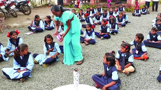 Washim District ranks 19th in Nutrition Month Activities Records | पोषण महिना उपक्रमाच्या नोंदीत वाशिम जिल्हा १९ व्या क्रमांकावर Washim District ranks 19th in Nutrition Month Activities Records | पोषण महिना उपक्रमाच्या नोंदीत वाशिम जिल्हा १९ व्या क्रमांकावर