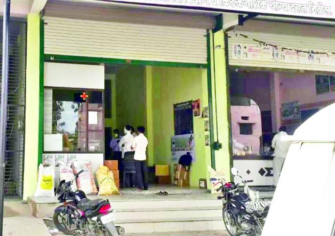 52 samples of seeds, fertilizers uncertified! | बियाणे, खतांचे ५२ नमुने अप्रमाणित!