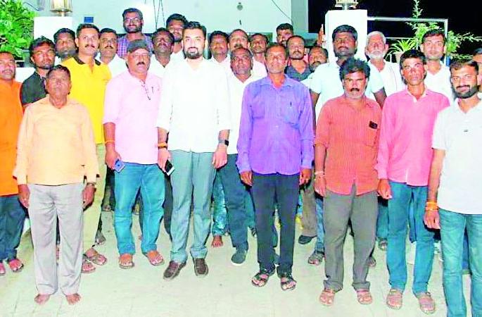 Maharashtra Election 2019 ; With the help of all of us, we will pull Vijayashree | Maharashtra Election 2019 ; आपल्या सर्वांच्या सहकार्यातून विजयश्री खेचून आणू