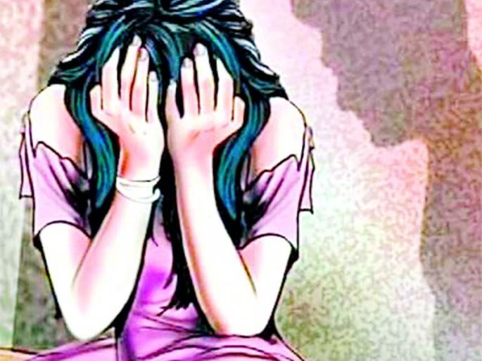 Fugitive mother visits girls after 15 days | पलायन केलेल्या आईची १५ दिवसानंतर मुलींशी भेट Fugitive mother visits girls after 15 days | पलायन केलेल्या आईची १५ दिवसानंतर मुलींशी भेट