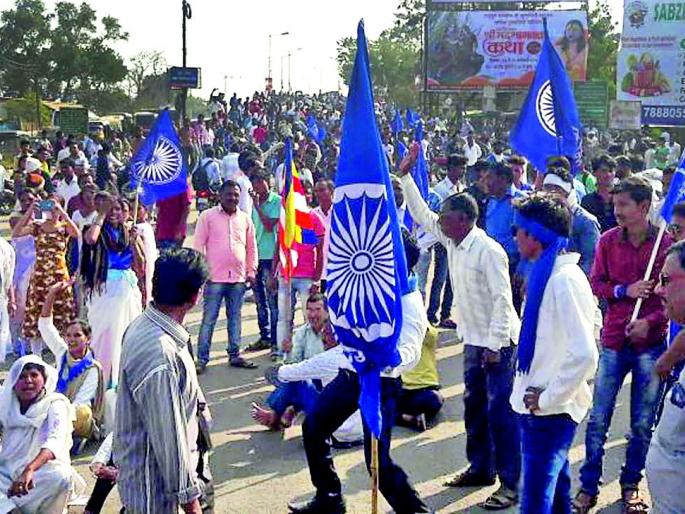 Stopped in the district | जिल्ह्यात कडकडीत बंद Stopped in the district | जिल्ह्यात कडकडीत बंद