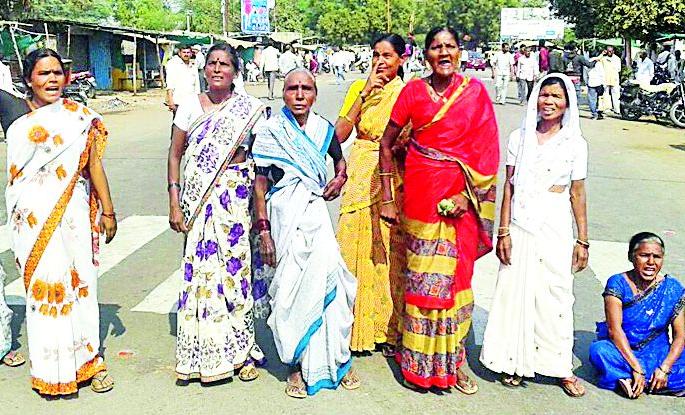 Closing of Kadkadit at Babulgaon, Darwha | बाभूळगाव, दारव्हा येथे कडकडीत बंद Closing of Kadkadit at Babulgaon, Darwha | बाभूळगाव, दारव्हा येथे कडकडीत बंद