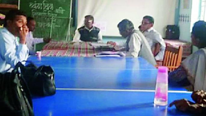 Find out from the 'Revenue' of Ashram Shala Teacher's house | आश्रमशाळा शिक्षकांच्या घराची ‘महसूल’कडून झडती