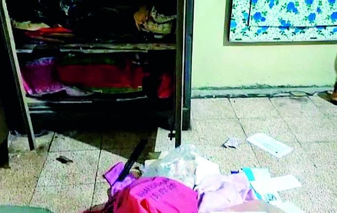 Midnight armed robbery at Marada | मारडा येथे मध्यरात्री सशस्त्र दरोडा Midnight armed robbery at Marada | मारडा येथे मध्यरात्री सशस्त्र दरोडा