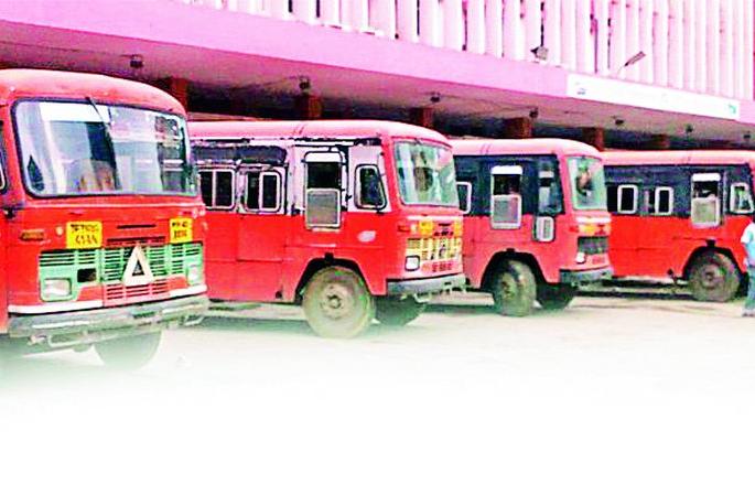 Employees are worried, citizens are worried | कर्मचारी चिंतेत, तर नागरिक कोंडीत Employees are worried, citizens are worried | कर्मचारी चिंतेत, तर नागरिक कोंडीत