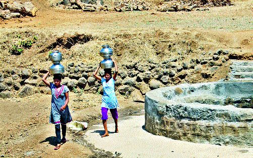  Time to buy water in the eastern part | पूर्व भागात पाणी विकत घेण्याची वेळ