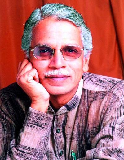 The young generation should have spoken in her language | तरुण पिढीसोबत तिच्या भाषेत बोललं गेलं पाहिजे The young generation should have spoken in her language | तरुण पिढीसोबत तिच्या भाषेत बोललं गेलं पाहिजे