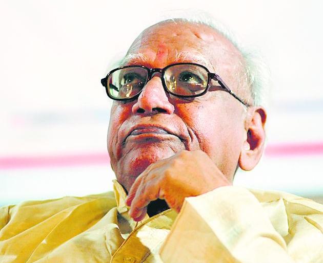 The Governor, Chief Minister, expressed his condolences on the dignitaries of Madhukar Rajkumar | मधुकरराव किंमतकर यांना मान्यवरांची श्रद्धांजली : राज्यपाल, मुख्यमंत्र्यांनी व्यक्त केला शोक The Governor, Chief Minister, expressed his condolences on the dignitaries of Madhukar Rajkumar | मधुकरराव किंमतकर यांना मान्यवरांची श्रद्धांजली : राज्यपाल, मुख्यमंत्र्यांनी व्यक्त केला शोक