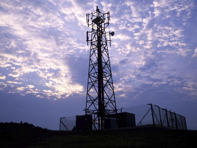 Nagpur person looted by showing the lure of mobile towers | मोबाईल टॉवरचे आमिष दाखवून नागपुरात सव्वा लाखांनी लुबाडले Nagpur person looted by showing the lure of mobile towers | मोबाईल टॉवरचे आमिष दाखवून नागपुरात सव्वा लाखांनी लुबाडले