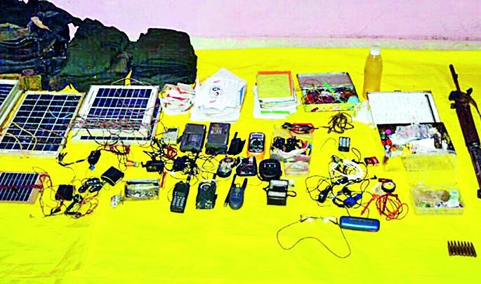 Naxalites killed in Chhattisgarh border | छत्तीसगड सीमेवर चकमकीत नक्षलवादी ठार Naxalites killed in Chhattisgarh border | छत्तीसगड सीमेवर चकमकीत नक्षलवादी ठार