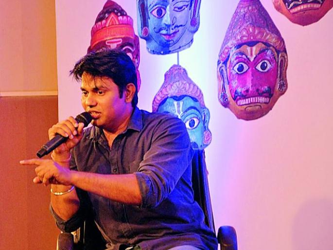 I left the prize and honor on the next day | पुरस्कार, सन्मान मी दुसऱ्याच दिवशी मागे सोडले I left the prize and honor on the next day | पुरस्कार, सन्मान मी दुसऱ्याच दिवशी मागे सोडले