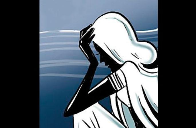 The woman was brutally assaulted in Chandrapur district | चंद्रपूर जिल्ह्यात विवस्त्र करून महिलेस जबर मारहाण The woman was brutally assaulted in Chandrapur district | चंद्रपूर जिल्ह्यात विवस्त्र करून महिलेस जबर मारहाण