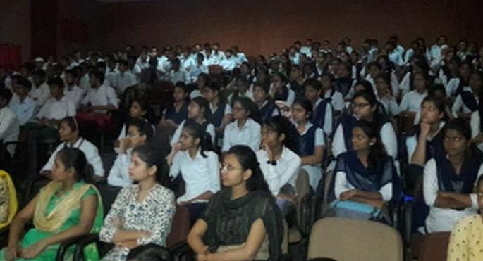 Youth should emphasize skill development | तरूणांनी कौशल्य विकासावर भर द्यावा