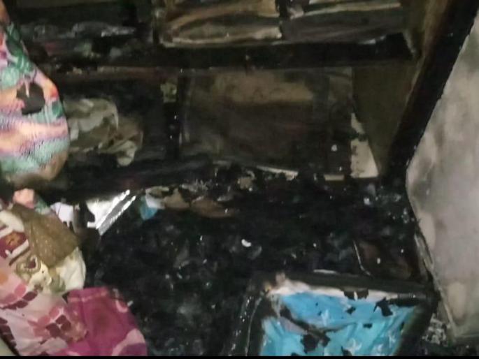 Kolhapur: A fire in the house of Shiroli Pulchi; Loss of four lakh | कोल्हापूर : शिरोली पुलाची येथील घराला आग; चार लाखांचे नुकसान Kolhapur: A fire in the house of Shiroli Pulchi; Loss of four lakh | कोल्हापूर : शिरोली पुलाची येथील घराला आग; चार लाखांचे नुकसान