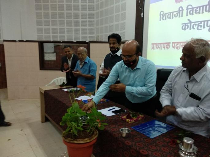 Effective use of technology is essential for gender equality: d. T. Shirke | लिंग समानता प्रस्थापनेसाठी तंत्रज्ञानाचा प्रभावी वापर आवश्यक :डी. टी. शिर्के Effective use of technology is essential for gender equality: d. T. Shirke | लिंग समानता प्रस्थापनेसाठी तंत्रज्ञानाचा प्रभावी वापर आवश्यक :डी. टी. शिर्के