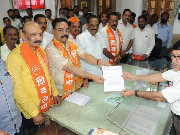 Demand for action of Shiv Sena for looting of 'Maha-e-Seva Kendra' for Maratha Examinations | मराठा दाखल्यांसाठी ‘महा-ई-सेवा केंद्र’चालकांकडून लूट: शिवसेनेची कारवाईची मागणी Demand for action of Shiv Sena for looting of 'Maha-e-Seva Kendra' for Maratha Examinations | मराठा दाखल्यांसाठी ‘महा-ई-सेवा केंद्र’चालकांकडून लूट: शिवसेनेची कारवाईची मागणी