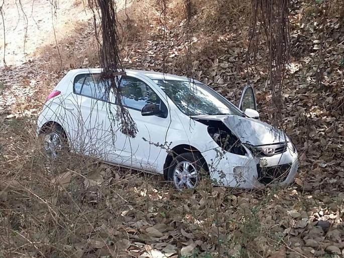 Two dead and two dead dead in Ambik | अंबक येथे भीषण अपघातात दोन ठार, मृत गवाळे यांच्या तीन मुली झाल्या अनाथ Two dead and two dead dead in Ambik | अंबक येथे भीषण अपघातात दोन ठार, मृत गवाळे यांच्या तीन मुली झाल्या अनाथ