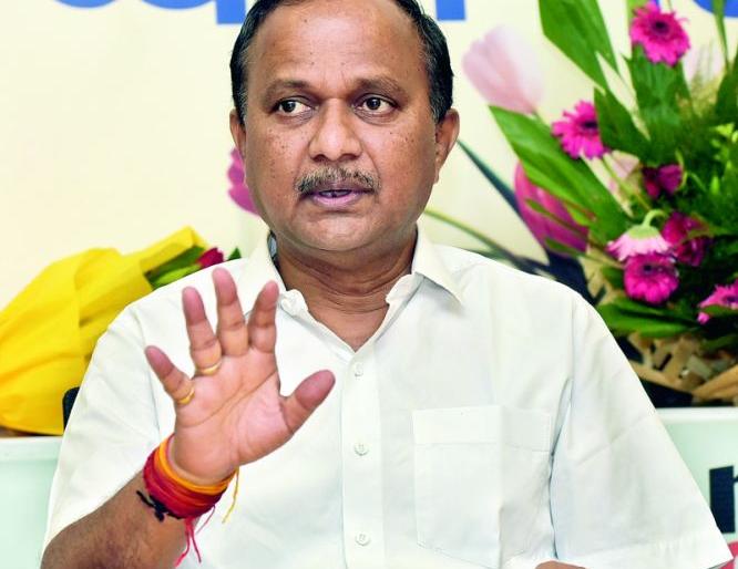 Small and medium enterprises will employ a network of jobs | लघु व मध्यम उद्योगातून रोजगाराचे जाळे विणणार Small and medium enterprises will employ a network of jobs | लघु व मध्यम उद्योगातून रोजगाराचे जाळे विणणार