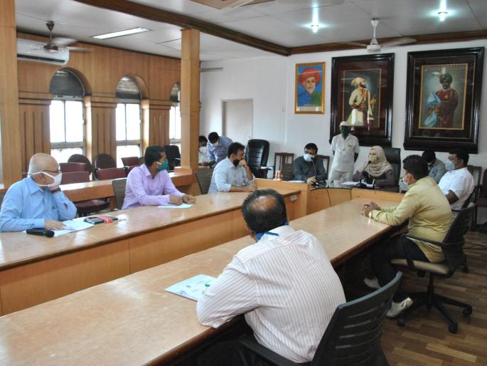 Squads to prevent the effects of dengue, chikungunya | डेंग्यू , चिकुनगुणियाचा प्रभाव रोखण्यासाठी पथके, उपाययोजना निश्चित Squads to prevent the effects of dengue, chikungunya | डेंग्यू , चिकुनगुणियाचा प्रभाव रोखण्यासाठी पथके, उपाययोजना निश्चित