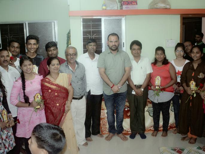 Kolhapur: Do not impose your opinion on children: Sampath Gaikwad, students felicitate | कोल्हापूर : मुलांवर आपली मते लादू नका: संपत गायकवाड, विद्यार्थ्यांचा सत्कार