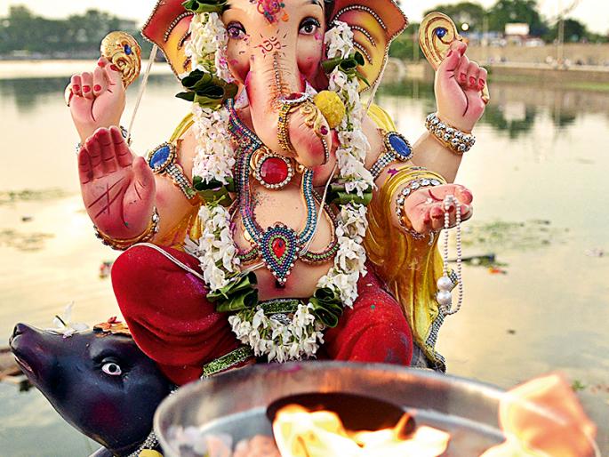 Bappa was out ... today's immersion | बाप्पा निघाले...आज थाटात विसर्जन Bappa was out ... today's immersion | बाप्पा निघाले...आज थाटात विसर्जन