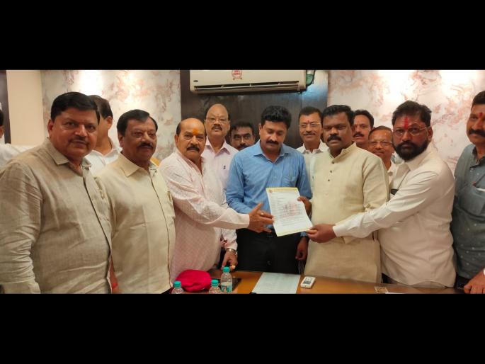 A case should be filed in the Amudan blast case and the company should be relocated, demands of the Rights Struggle Committee | अमूदान स्फोट प्रकरणी गुन्हा दाखल करुन कंपनी स्थलांतरीत करावी, हक्क संरक्षण संघर्ष समितीची मागणी A case should be filed in the Amudan blast case and the company should be relocated, demands of the Rights Struggle Committee | अमूदान स्फोट प्रकरणी गुन्हा दाखल करुन कंपनी स्थलांतरीत करावी, हक्क संरक्षण संघर्ष समितीची मागणी