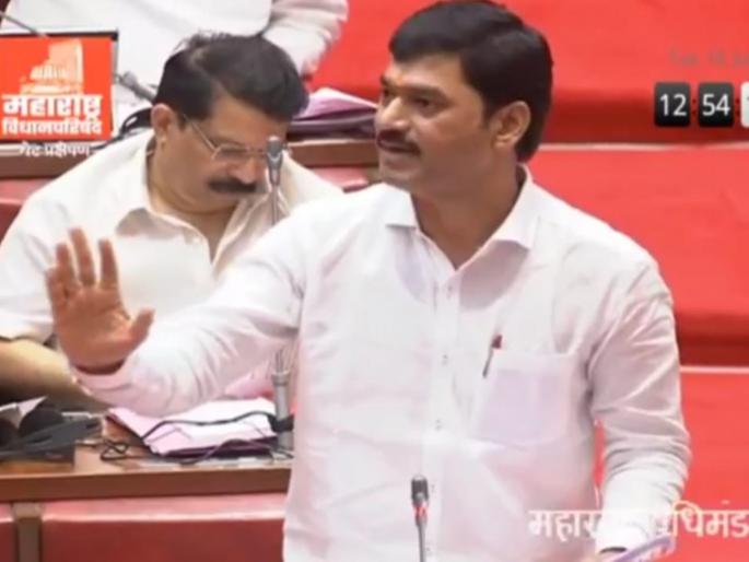 What worked in five years Dhananjay Munde Asked maharashtara Government | चार वर्षात घेतलेल्या कर्जाचा तपशील महाराष्ट्रातील जनतेला कळू द्या : धनंजय मुंडे What worked in five years Dhananjay Munde Asked maharashtara Government | चार वर्षात घेतलेल्या कर्जाचा तपशील महाराष्ट्रातील जनतेला कळू द्या : धनंजय मुंडे