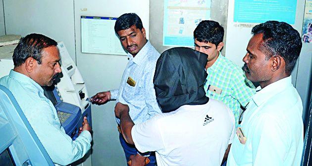 Data stealing warship from 'vessel' | डेटा चोरीचा फंडा पोतदारकडून 'व्हेरिफाय' Data stealing warship from 'vessel' | डेटा चोरीचा फंडा पोतदारकडून 'व्हेरिफाय'