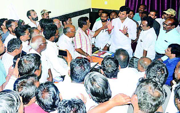 Three workers were killed due to lack of security | सुरक्षेअभावी ‘ते’ तीन कामगार पडले मृत्युमुखी Three workers were killed due to lack of security | सुरक्षेअभावी ‘ते’ तीन कामगार पडले मृत्युमुखी